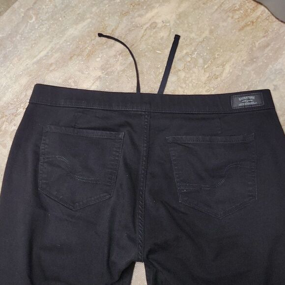 LEVIS SIGNATURE WOMENS JOGGER JEANS SIZE 18 - Picture 6 of 7